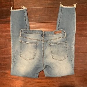 Stretch fit perfectly on me I’m 57!